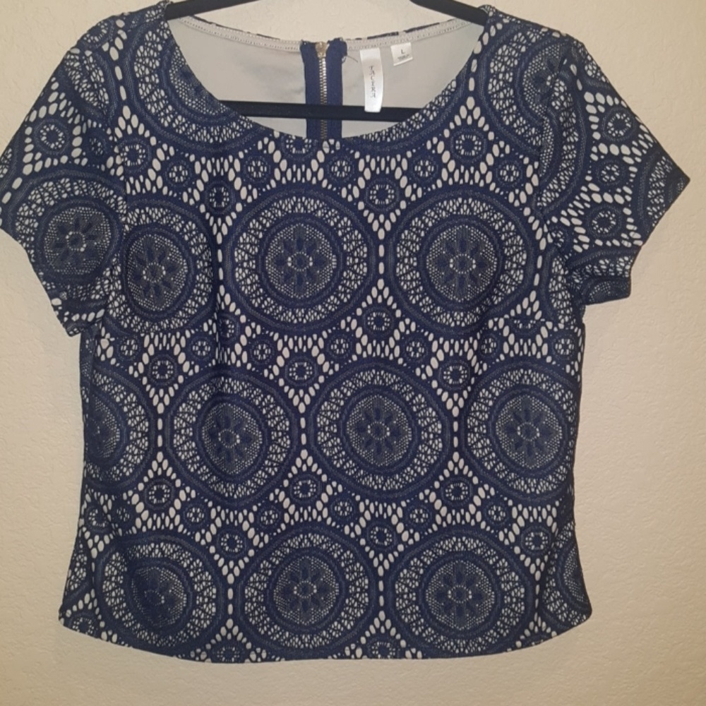 $5 final price. Blouse with zipper back.